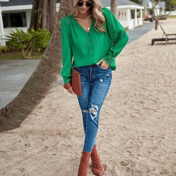 Green Preppy Womens Lace Ietailed Blouse - Picture 2 of 5